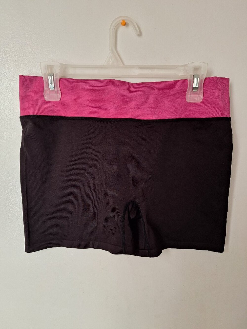 Yoga Exercise Wirk Out Shorts Pink and Black 31 inch waist